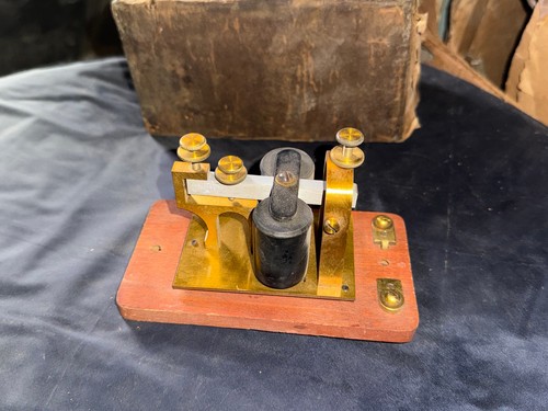 Military radio morse - us, key